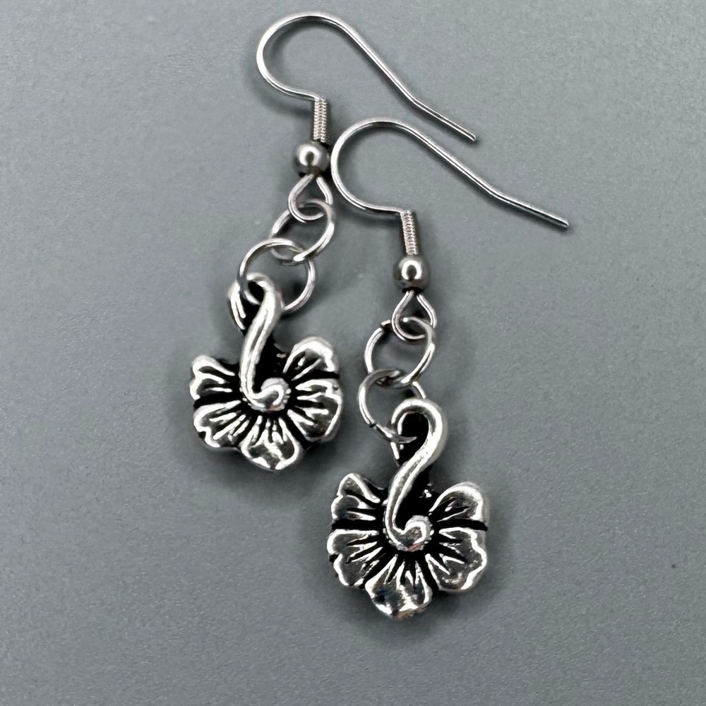 HAND CRAFTED FLORAL EARRINGS Sterling Silver Charm Drop NWT